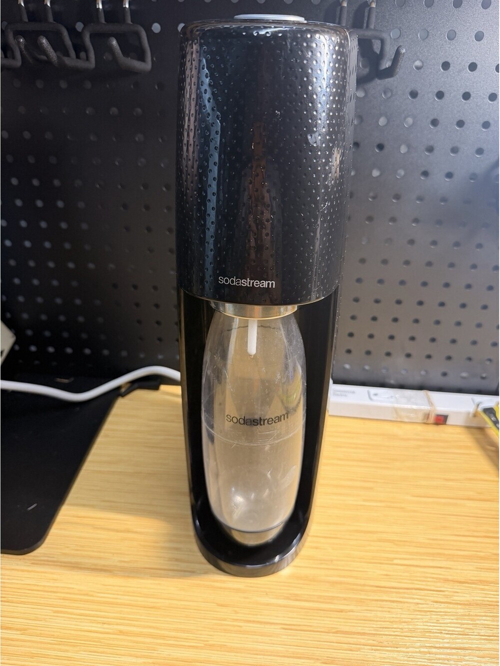 SODA STREAM Black SPT-001 Fizzi Sparkling Water Soda Maker No CO2 canister